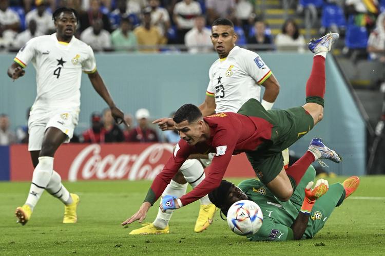 葡萄牙vs加纳脚球的相关图片